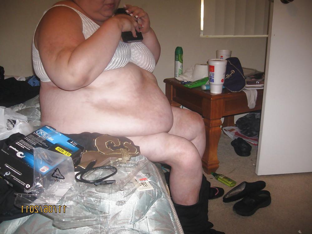 14P My sexy bbw wife belly