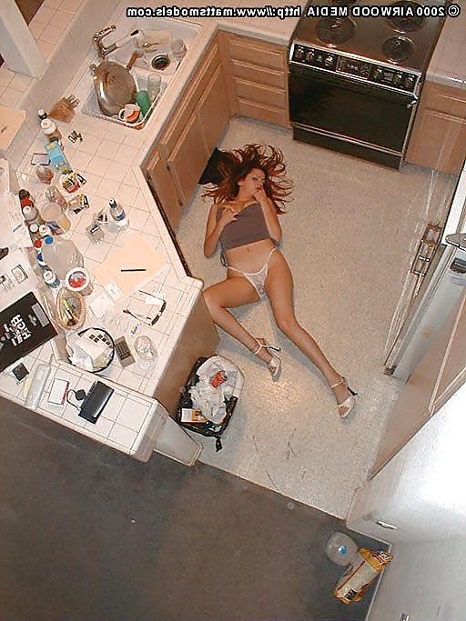 11P Housewife with Great Ass in Sheer Panties