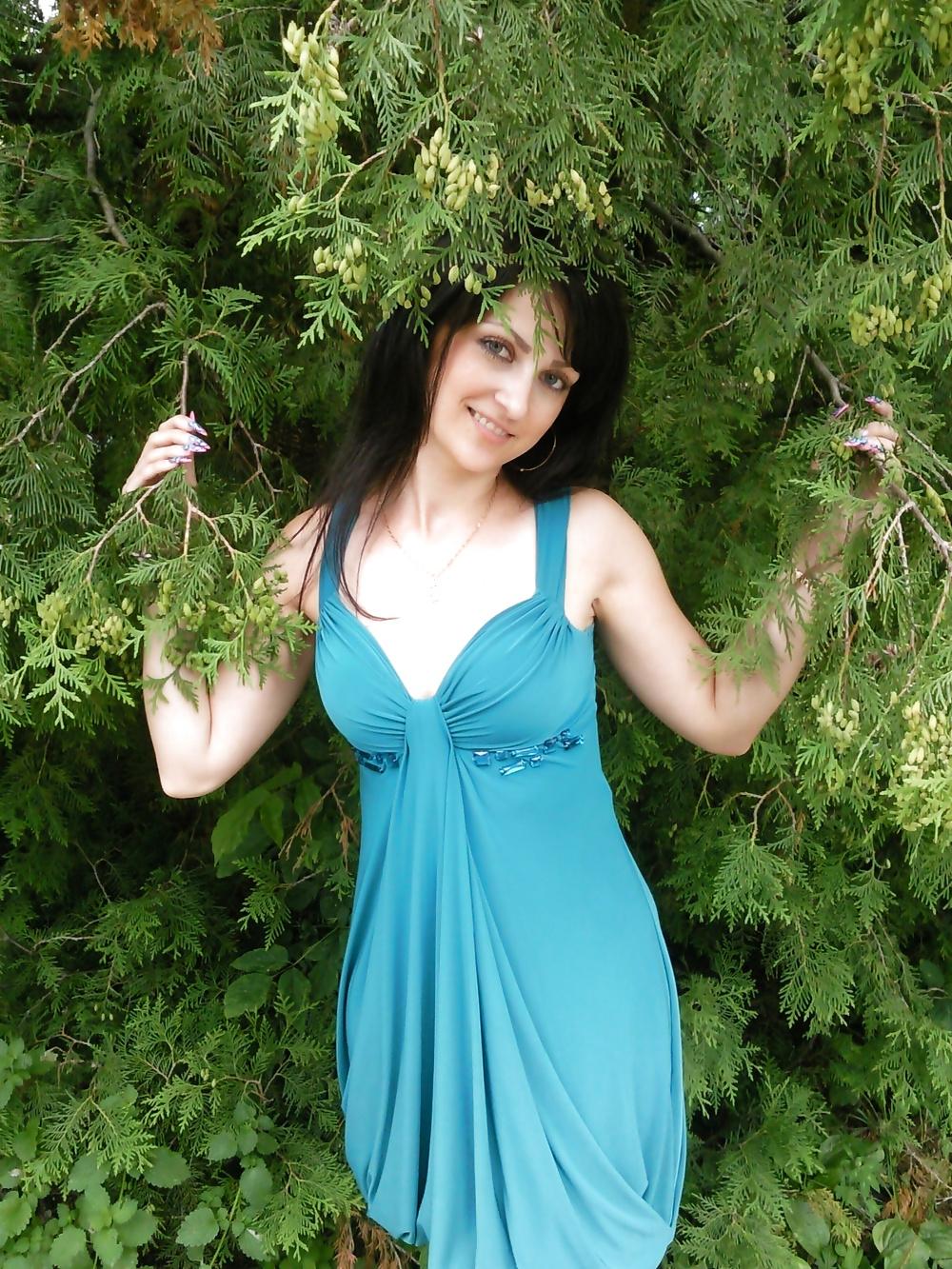 25P Andreea Show Pussy