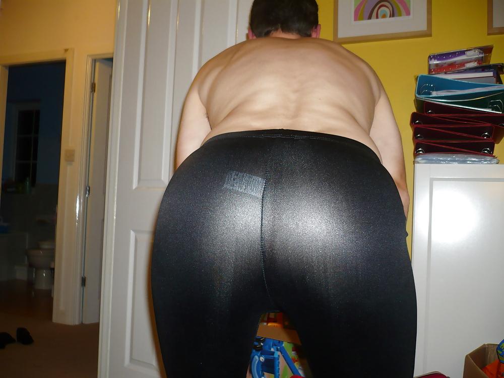 7P Black shiny leggings