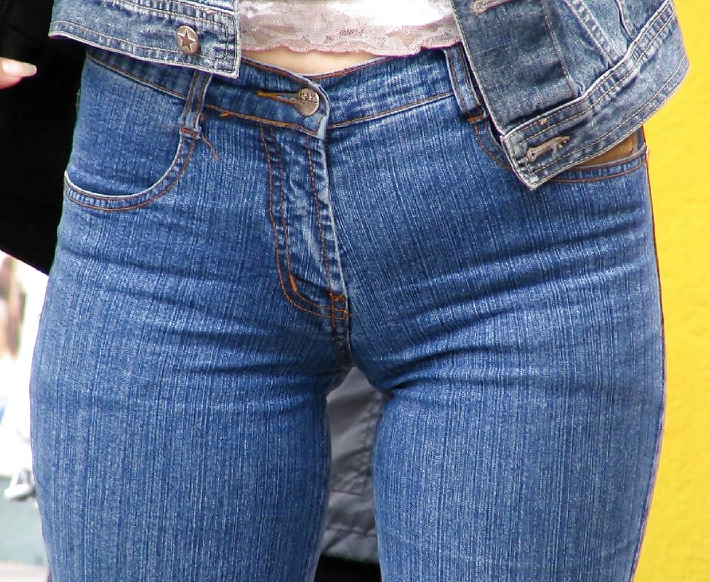 25P Queens in Jeans CCVI