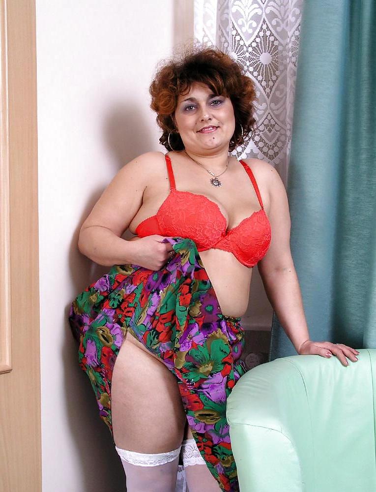 11P Over 40's first time posing