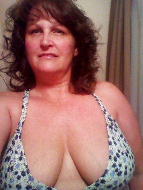 18P 0110 Women i Wanked over