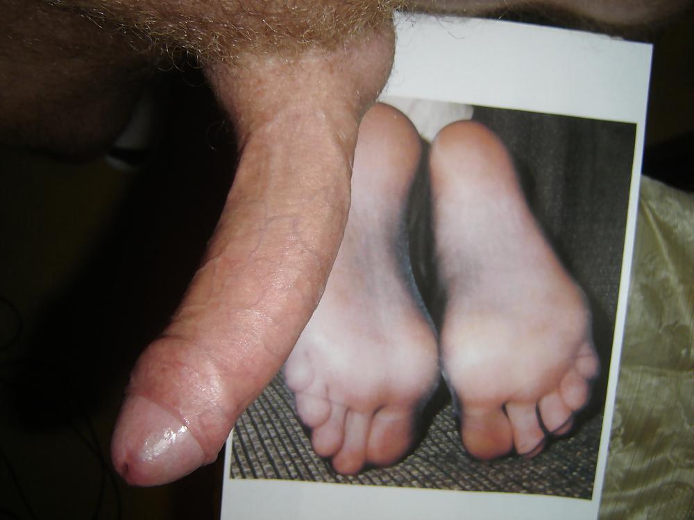 4P Cum over nyloned soles....