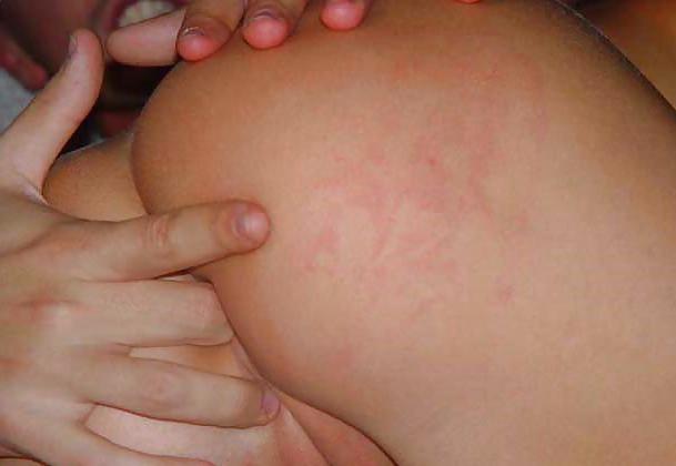 25P Amateur couple getting naughty at party