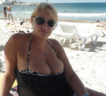 25P For wanking & cum over ! Which one? commen t
