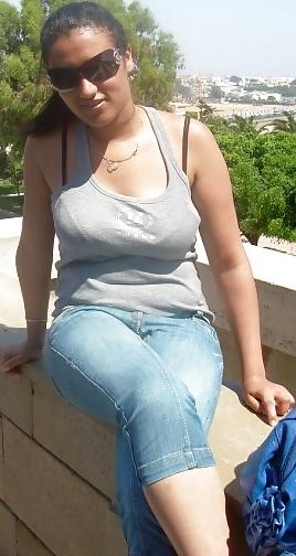 25P For wanking & cum over ! Which one? commen t