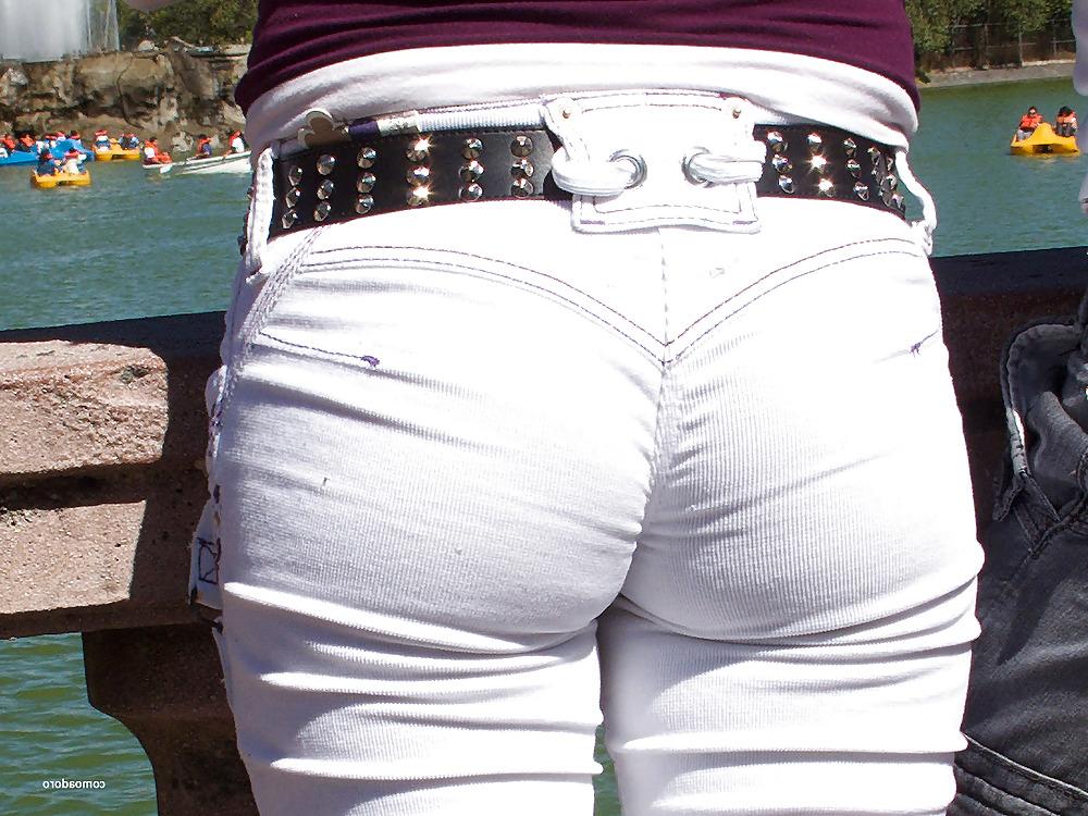 20P Nalgas de una tiernita en Chapultepec