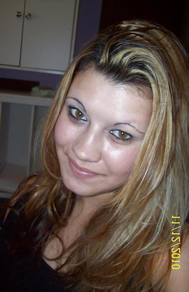 11P Hot young mom