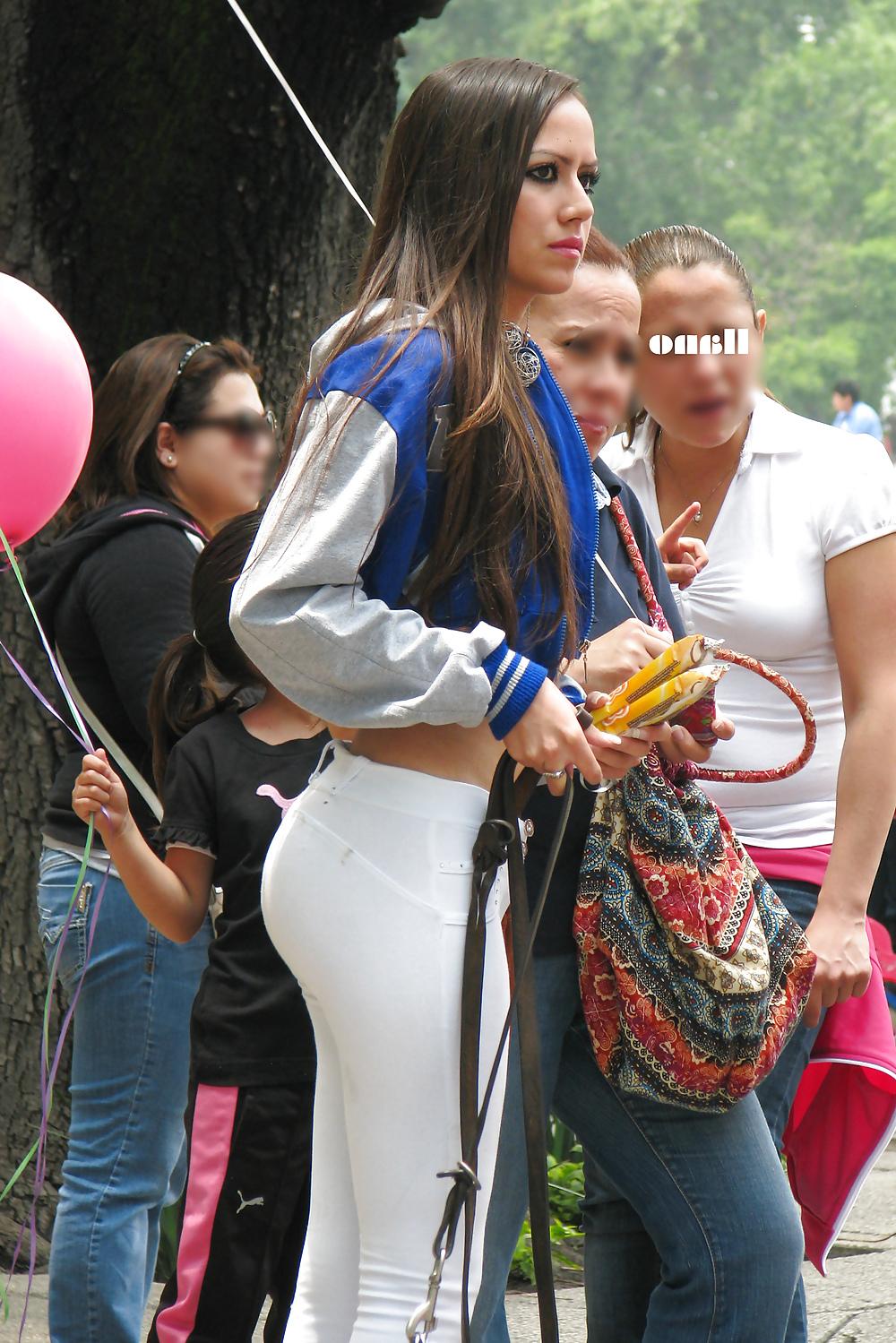 19P Perfect candid ass
