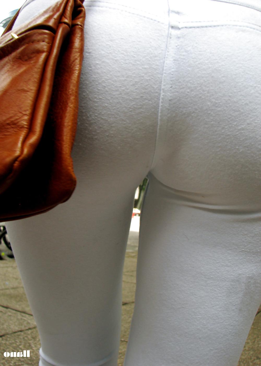19P Perfect candid ass