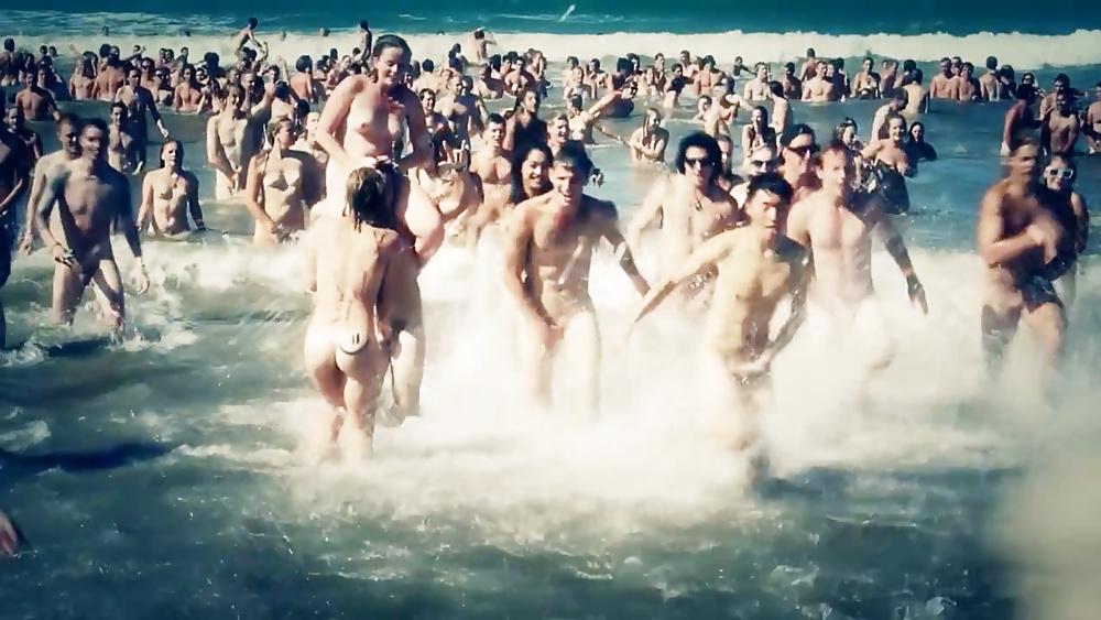 25P New Zealand skinny dip world record