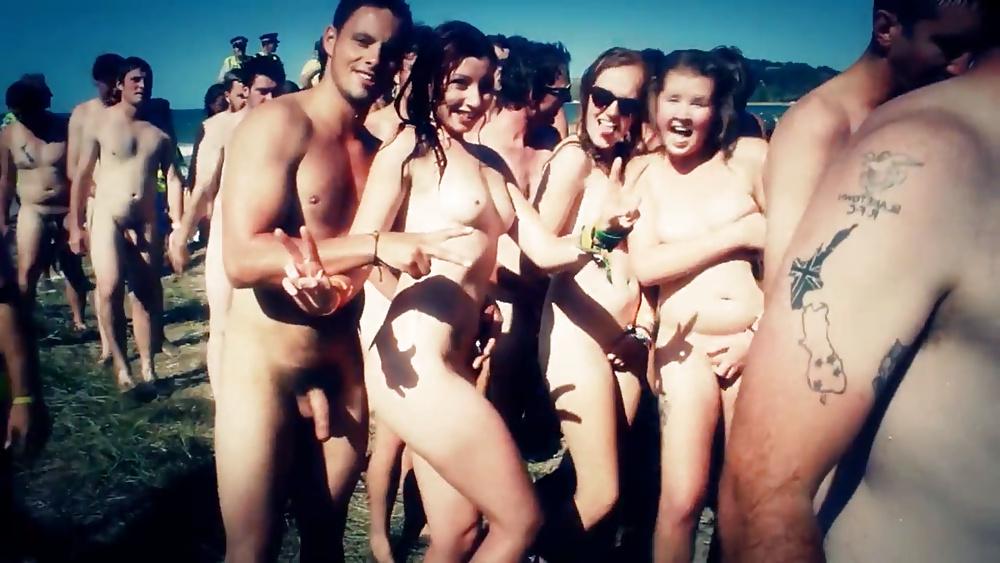 25P New Zealand skinny dip world record