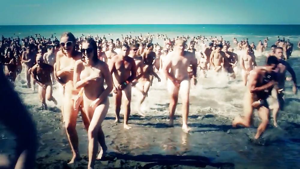 25P New Zealand skinny dip world record