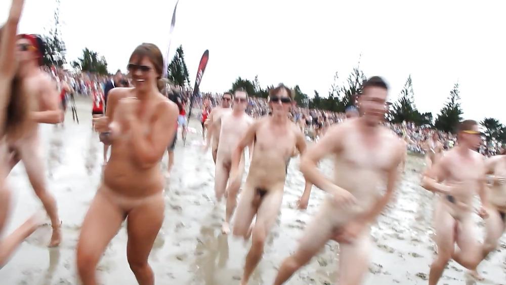 25P New Zealand skinny dip world record