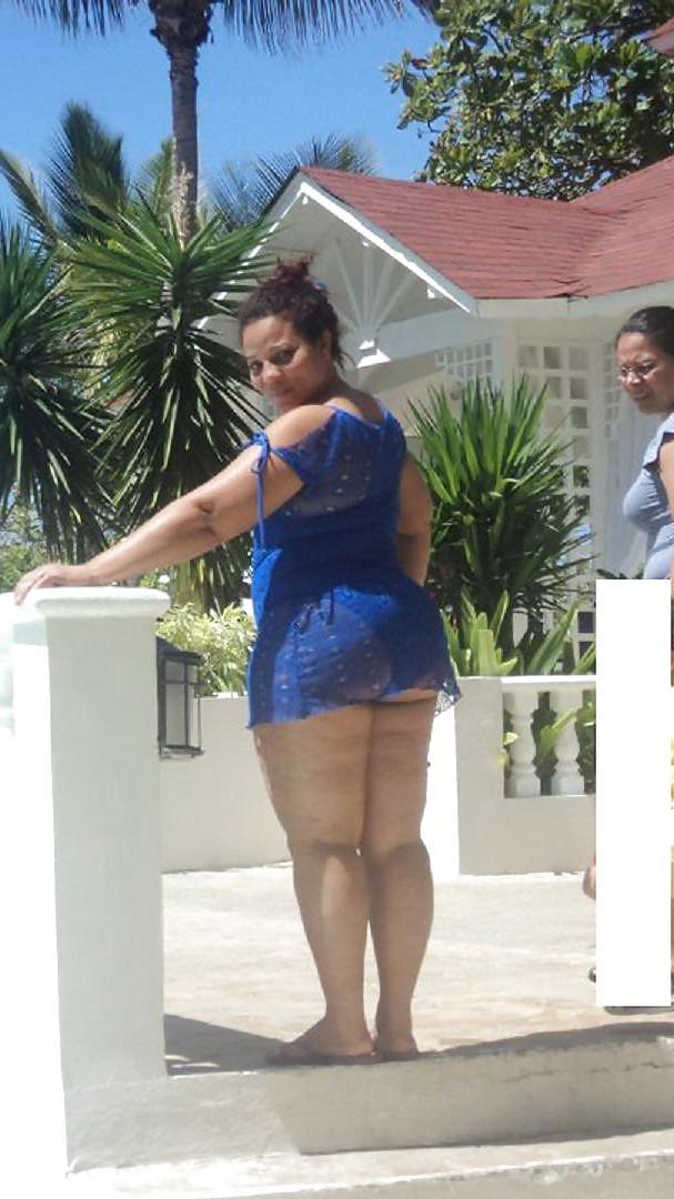 12P Dominican women: mariso
