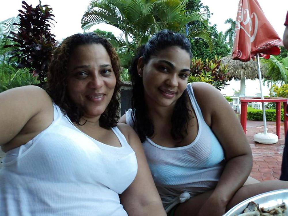 12P Dominican women: mariso