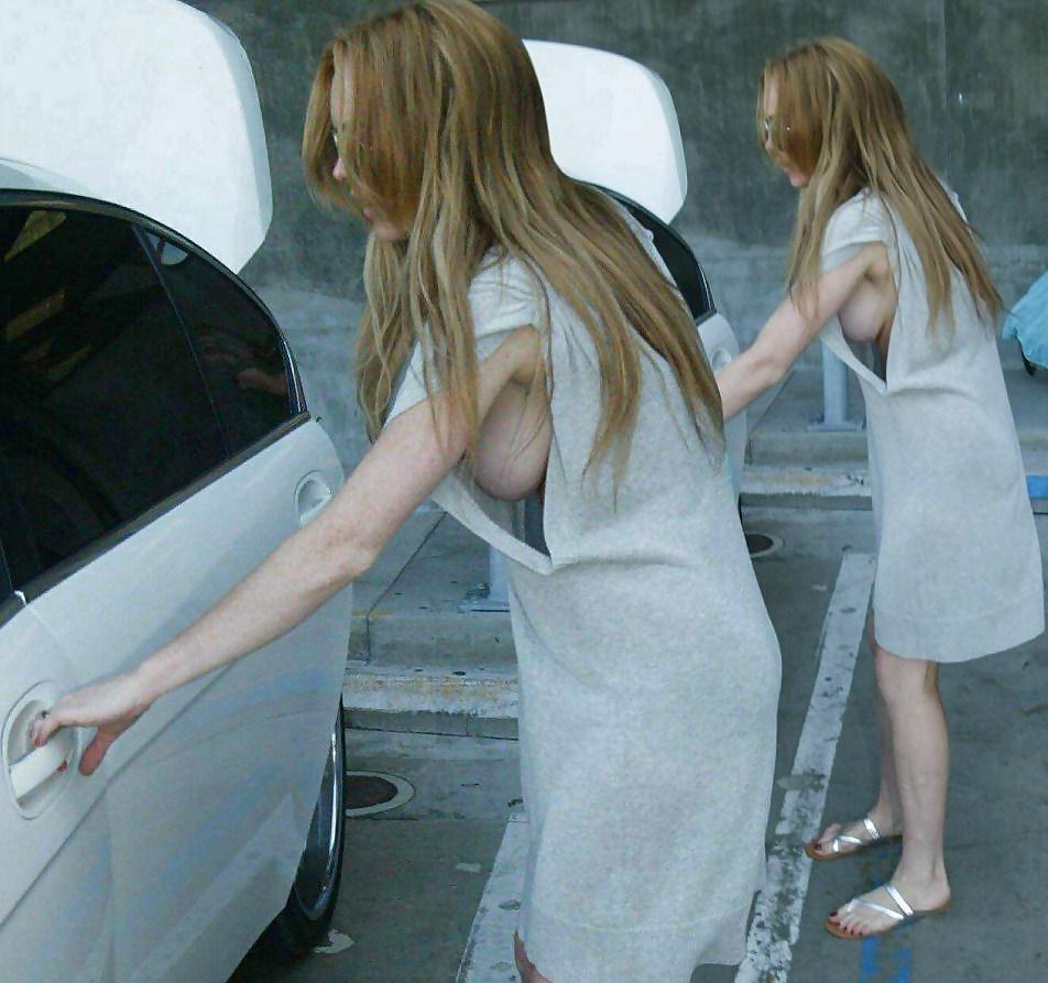 10P Lindsay Lohan ... Side Boob Front Of Her Car
