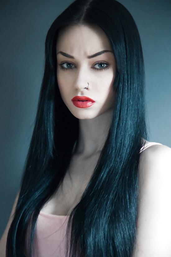 25P Pretty faces and perfect bodies 2
