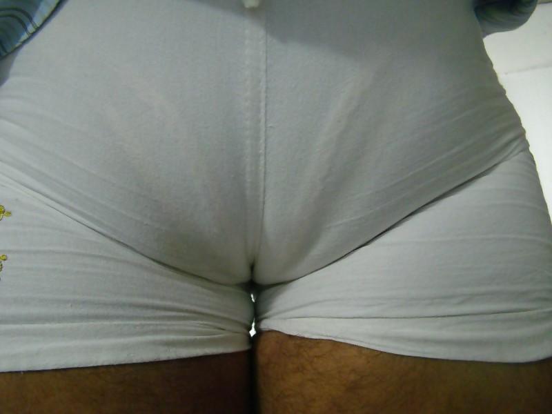 25P Camel toe ! pusy