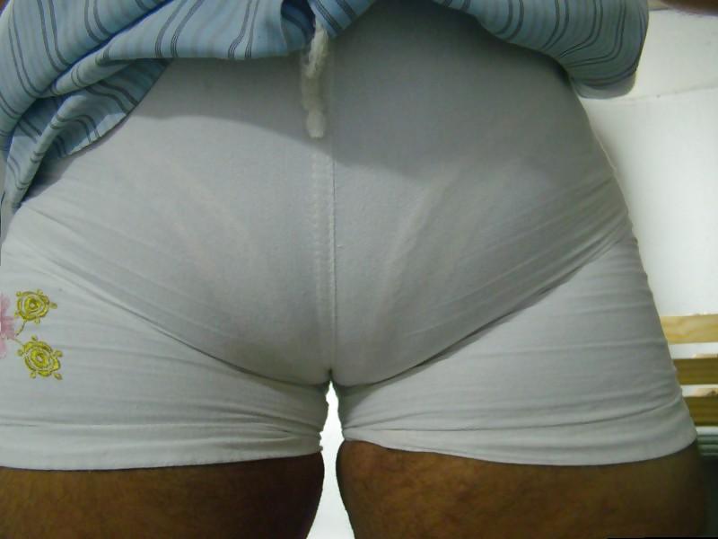 25P Camel toe ! pusy