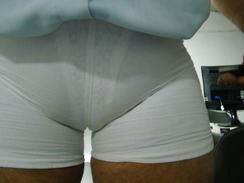 25P Camel toe ! pusy