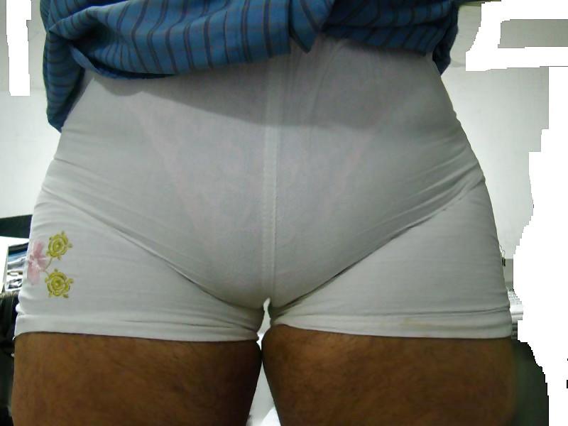 25P Camel toe ! pusy