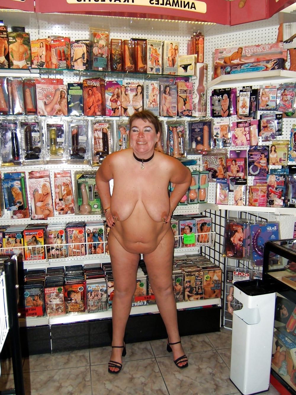 25P Sex Shop Slut