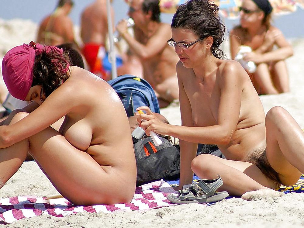 25P Beach voyeur II