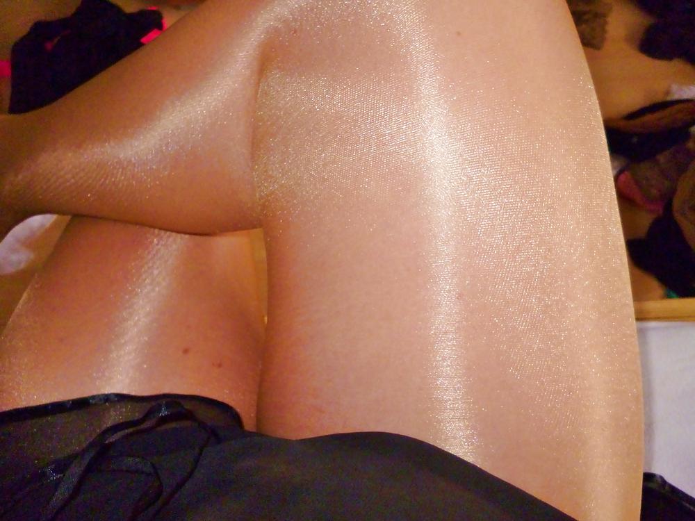 4P Shiny Nylons