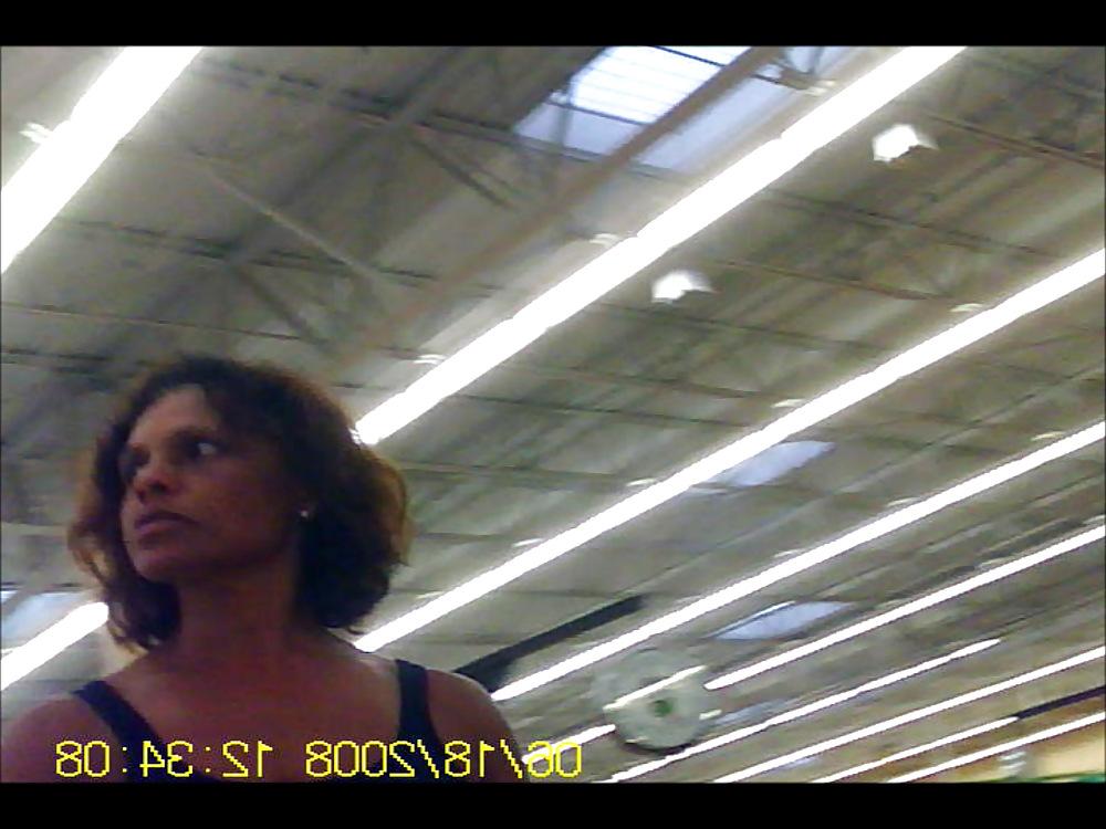 7P Black MILF in Gym Outfit