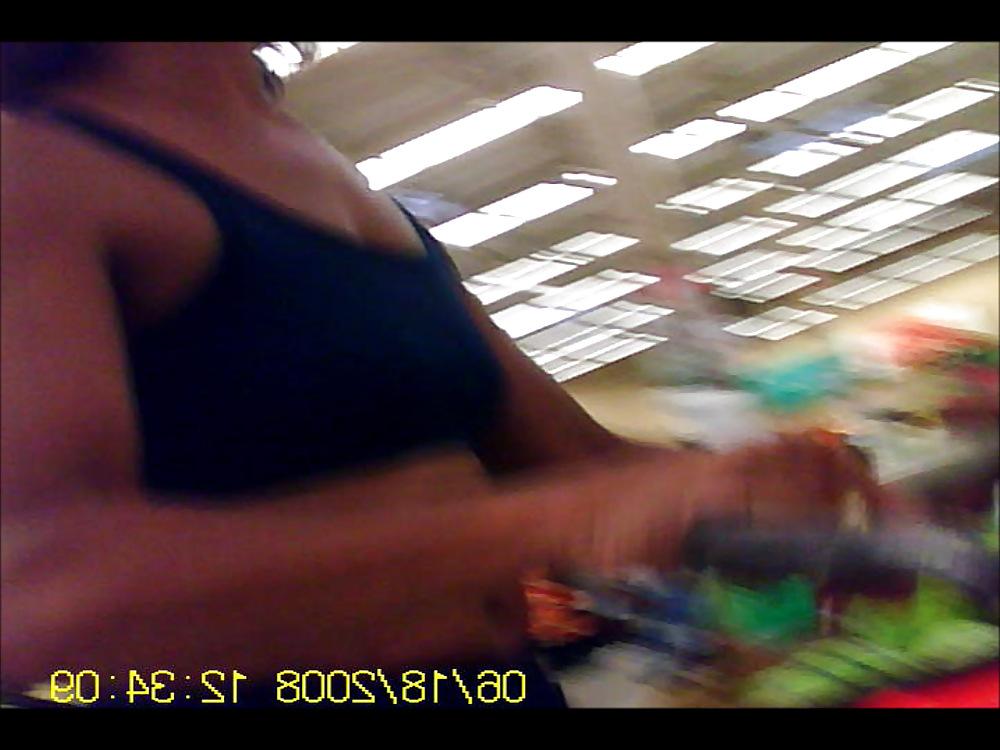 7P Black MILF in Gym Outfit