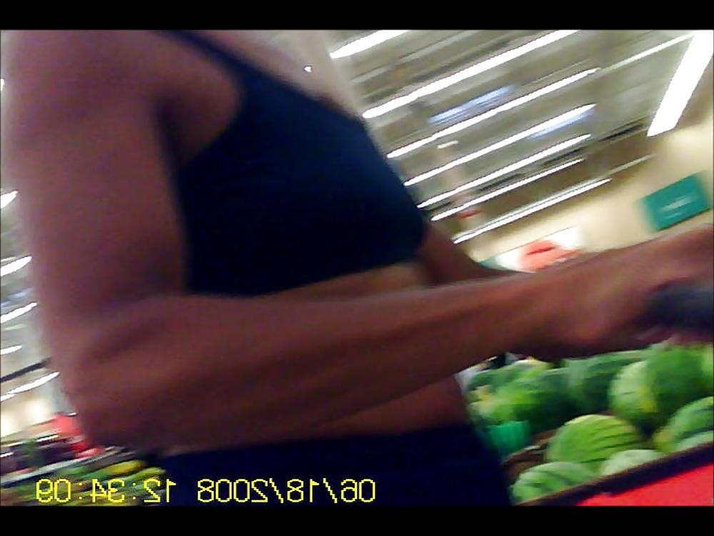 7P Black MILF in Gym Outfit