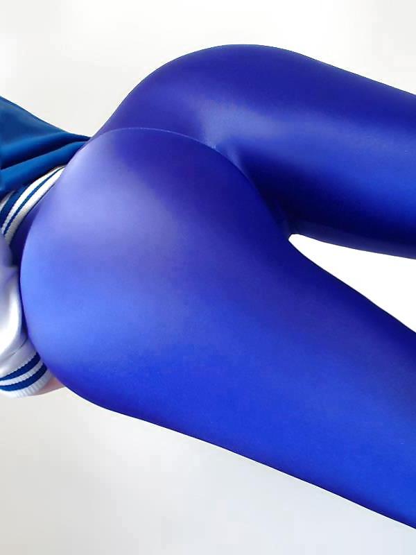 20P Perfect asses in leggings