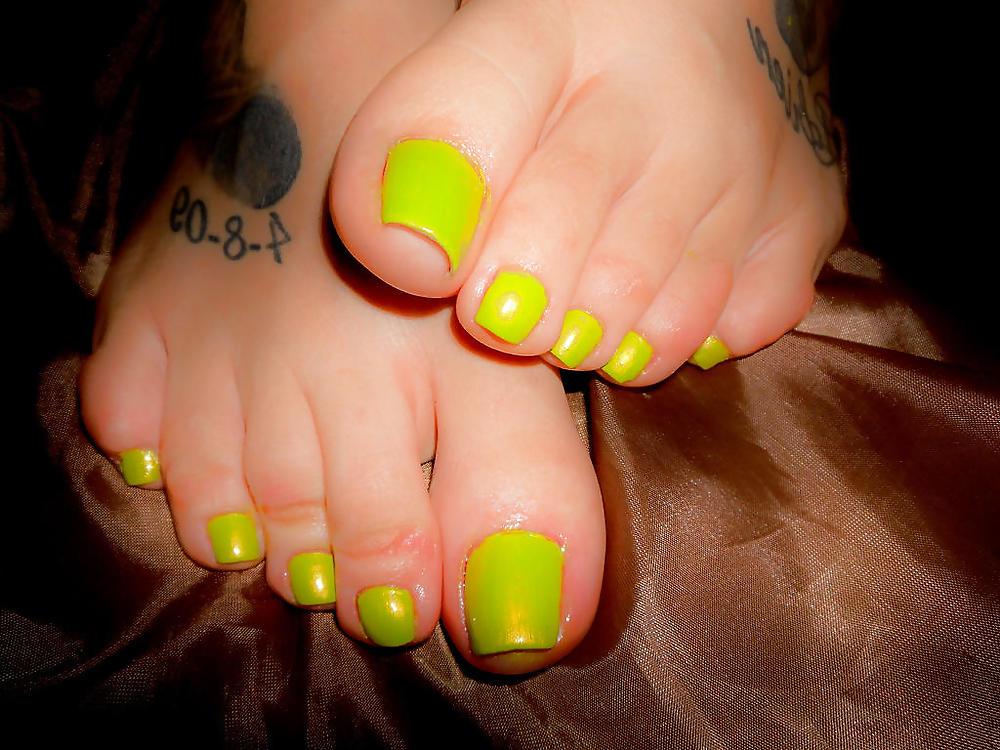 25P Sexy Feet Toe N Soles!