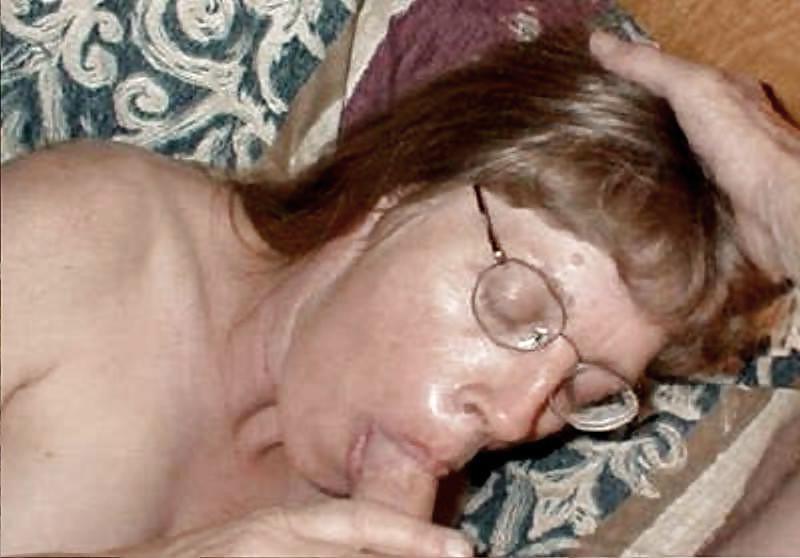 25P Lee Hairy Slut Housewife