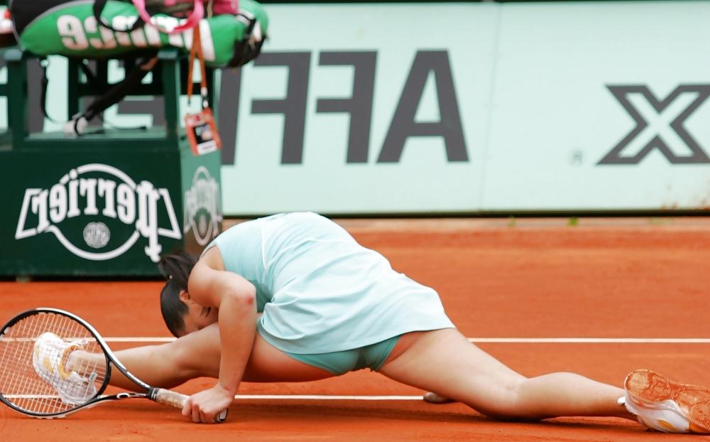 16P Jelena Jankovic Upskirts