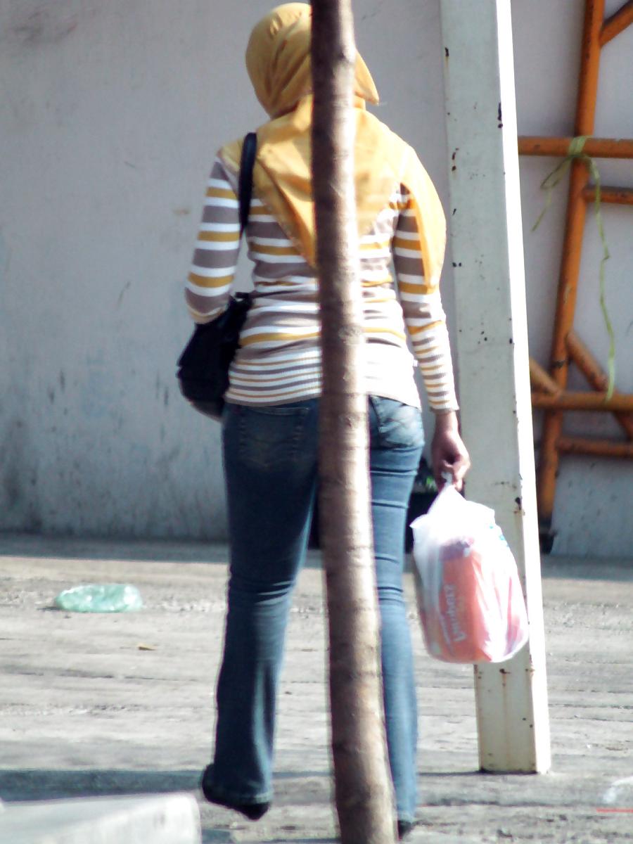 8P Sexy Girl in Hijab & Tight Jeans