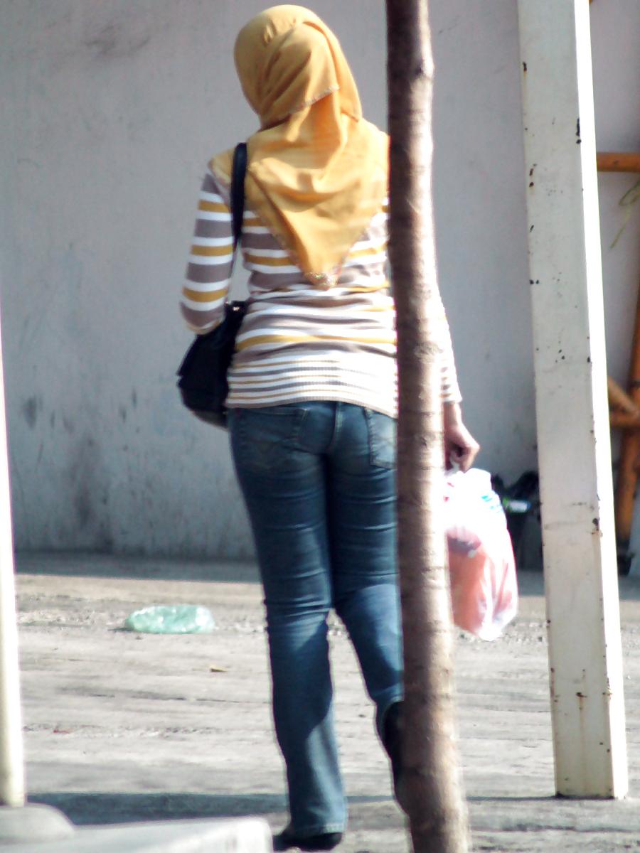 8P Sexy Girl in Hijab & Tight Jeans