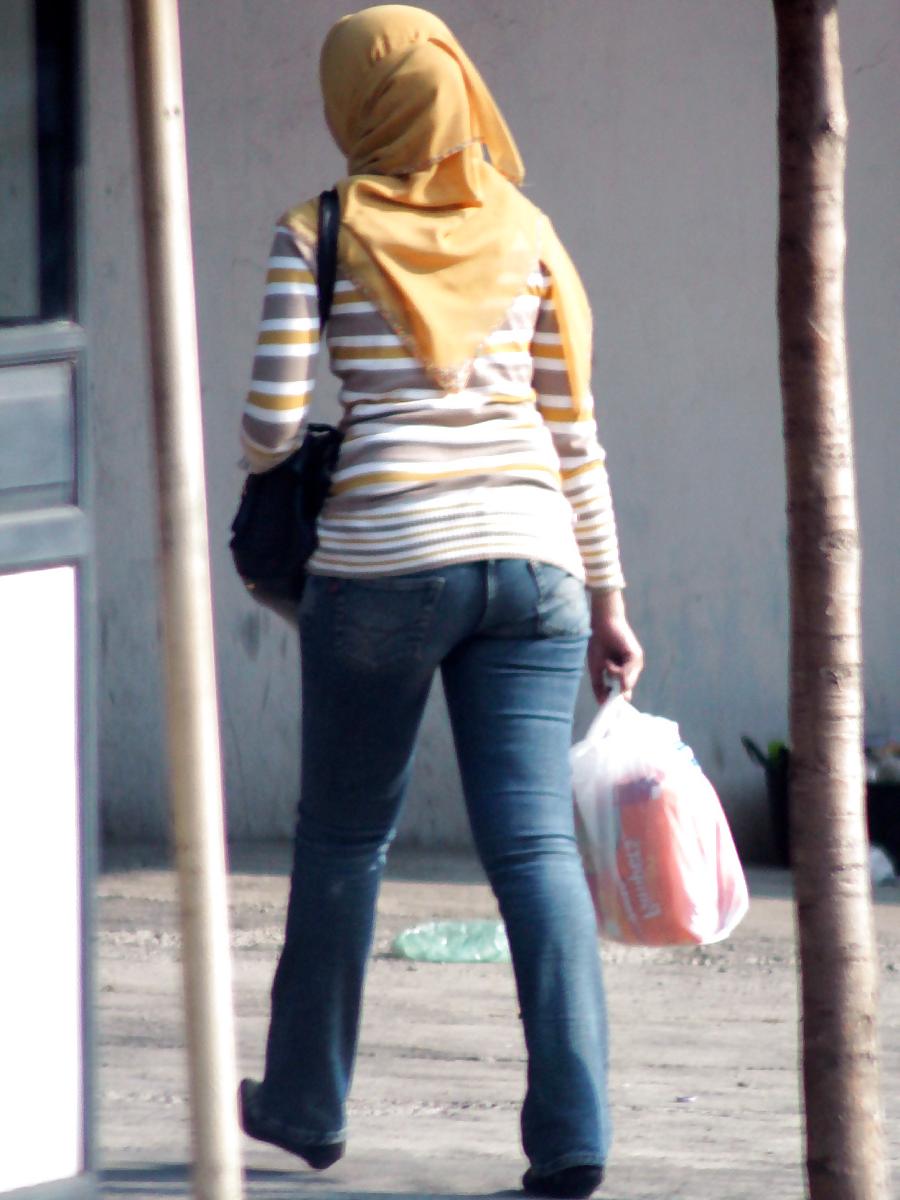 8P Sexy Girl in Hijab & Tight Jeans