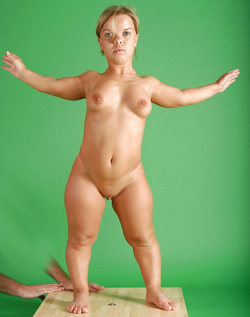 25P Midget Posing