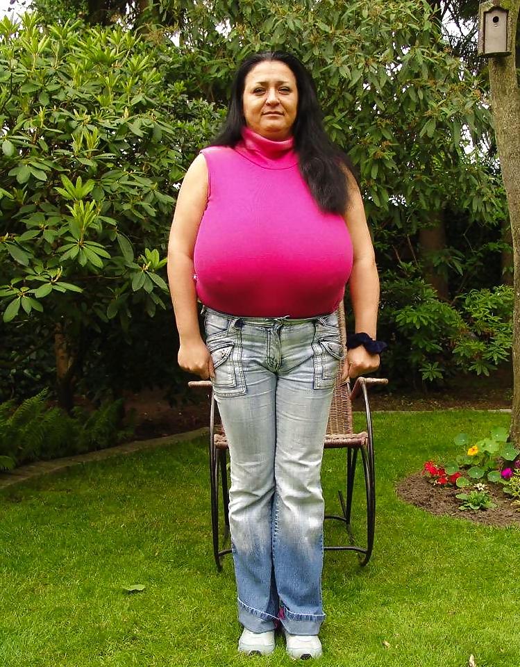 5P Legendary big titted whore i fucked in Berlin in a Bordell!