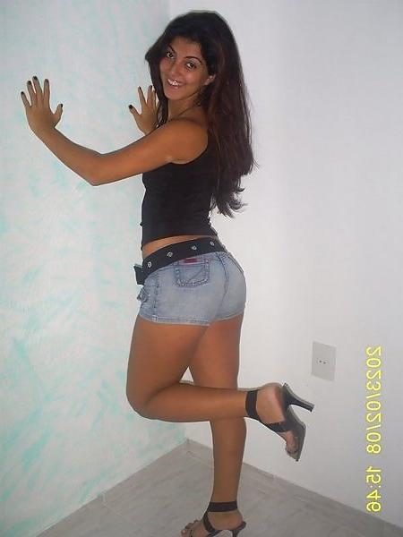 25P Latinas en shorts 2