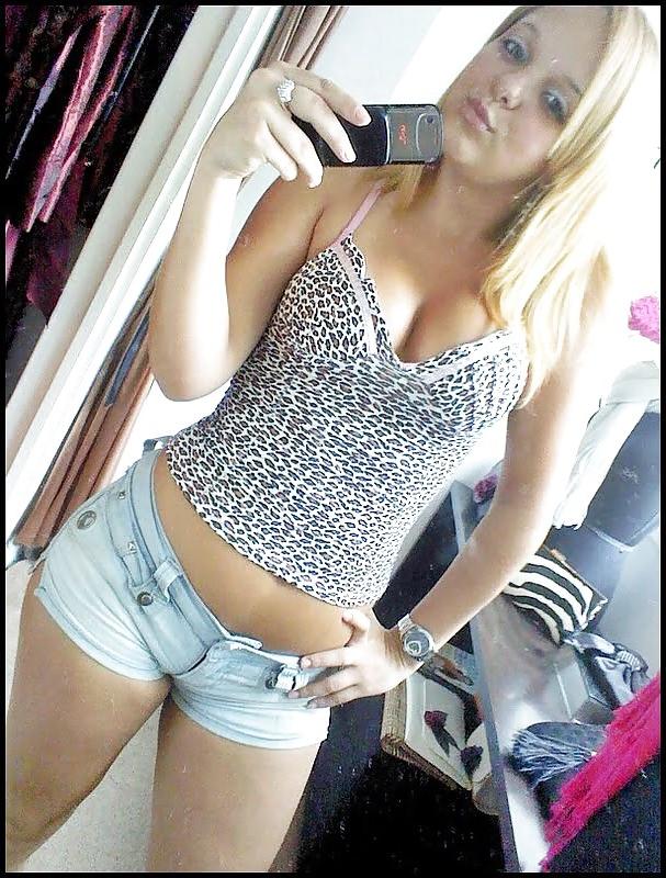 25P Latinas en shorts 2