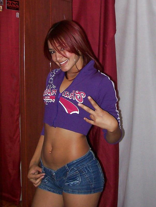 25P Latinas en shorts 2