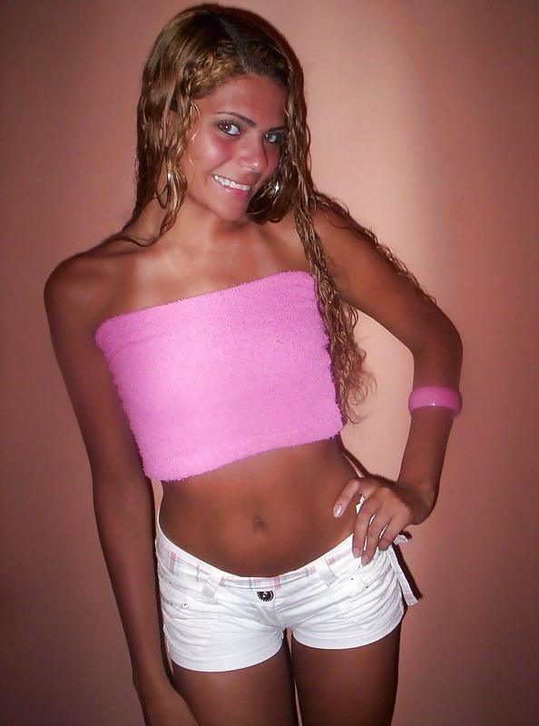 25P Latinas en shorts 2