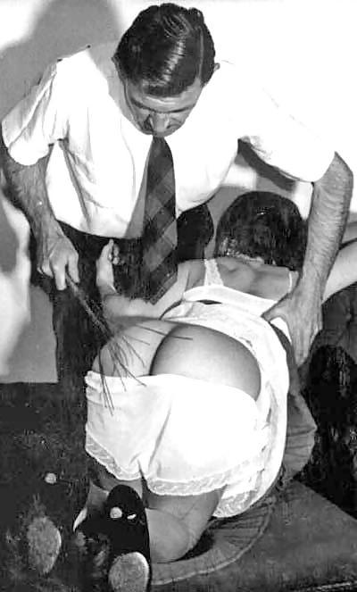 17P Vintage hetero couple B&W