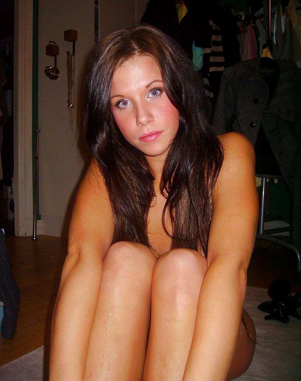 14P Add me on myflirtcrowd.com