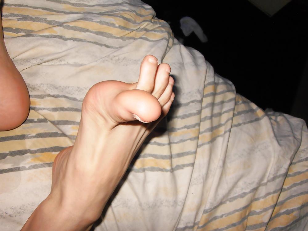 15P Vioella 's Feet - Foot Model toes and sole show