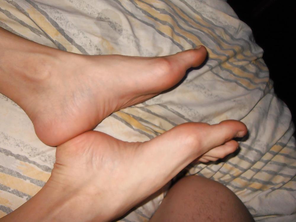 15P Vioella 's Feet - Foot Model toes and sole show
